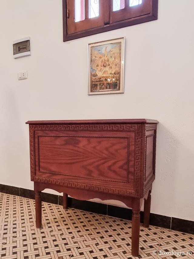 Clipe de rugăciune în Paraclisul Sfântului Paisie Aghioritul de la Mănăstirea Faran din Sinai / Foto: Magda Buftea Clipe de rugăciune în Paraclisul Sfântului Paisie Aghioritul de la Mănăstirea Faran din Sinai