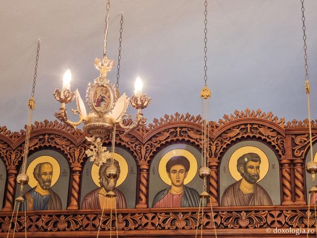Clipe de rugăciune în Paraclisul Sfântului Paisie Aghioritul de la Mănăstirea Faran din Sinai / Foto: Magda Buftea Clipe de rugăciune în Paraclisul Sfântului Paisie Aghioritul de la Mănăstirea Faran din Sinai