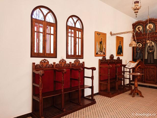 Clipe de rugăciune în Paraclisul Sfântului Paisie Aghioritul de la Mănăstirea Faran din Sinai