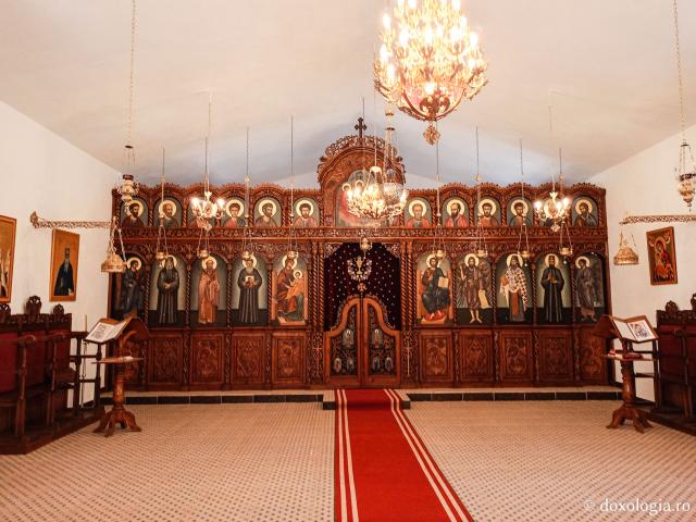 Clipe de rugăciune în Paraclisul Sfântului Paisie Aghioritul de la Mănăstirea Faran din Sinai