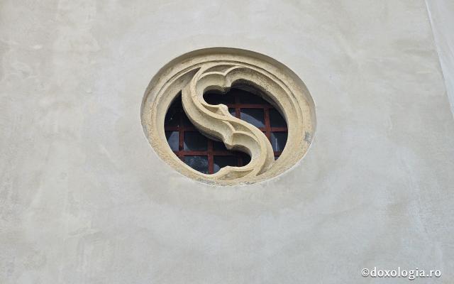 Biserica arhiepiscopală de la Mănăstirea Feleacu – lăcaș istoric ctitorit de Ștefan cel Mare și ocrotit de Sfânta Parascheva