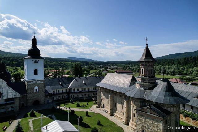 Mănăstirea Neamț, una dintre cele mai vechi mănăstiri din Moldova (imagini aeriene) / Foto: Ștefan Chircă Mănăstirea Neamț, una dintre cele mai vechi mănăstiri din Moldova (imagini aeriene)