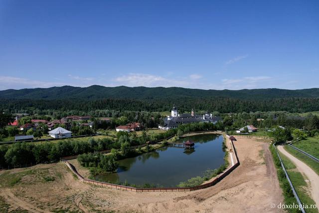 Mănăstirea Neamț, una dintre cele mai vechi mănăstiri din Moldova (imagini aeriene) / Foto: Ștefan Chircă Mănăstirea Neamț, una dintre cele mai vechi mănăstiri din Moldova (imagini aeriene)