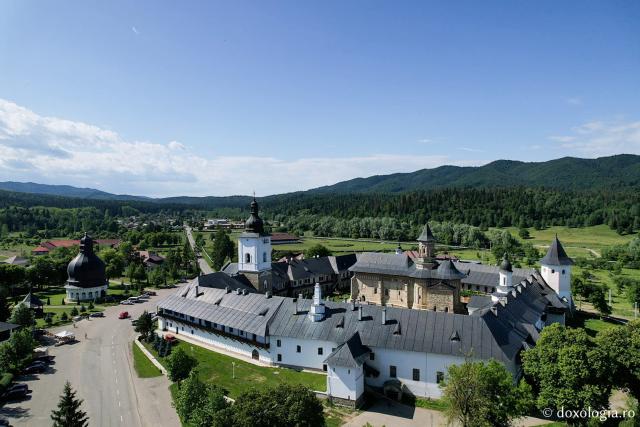 Mănăstirea Neamț, una dintre cele mai vechi mănăstiri din Moldova (imagini aeriene) / Foto: Ștefan Chircă Mănăstirea Neamț, una dintre cele mai vechi mănăstiri din Moldova (imagini aeriene)