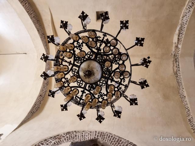 Mănăstirea „Sfântul Paisie cel Mare” ‒ complexul monahal ce adăpostește moaștele marelui nevoitor din Pustia Wadi El-Natron / Foto: Magda Buftea Mănăstirea „Sfântul Paisie cel Mare” ‒ complexul monahal ce adăpostește moaștele marelui nevoitor din Pustia Wadi El-Natron