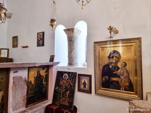 Mănăstirea celor Șapte Fecioare din Sinai – așezământul ridicat pe locul din care a izvorât apă când Moise a lovit stânca cu toiagul / Foto: Magda Buftea Mănăstirea celor Șapte Fecioare din Sinai – așezământul ridicat pe locul din care a izvorât apă când Moise a lovit stânca cu toiagul
