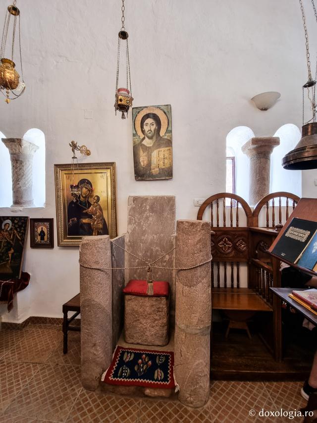 Mănăstirea celor Șapte Fecioare din Sinai – așezământul ridicat pe locul din care a izvorât apă când Moise a lovit stânca cu toiagul / Foto: Magda Buftea Mănăstirea celor Șapte Fecioare din Sinai – așezământul ridicat pe locul din care a izvorât apă când Moise a lovit stânca cu toiagul