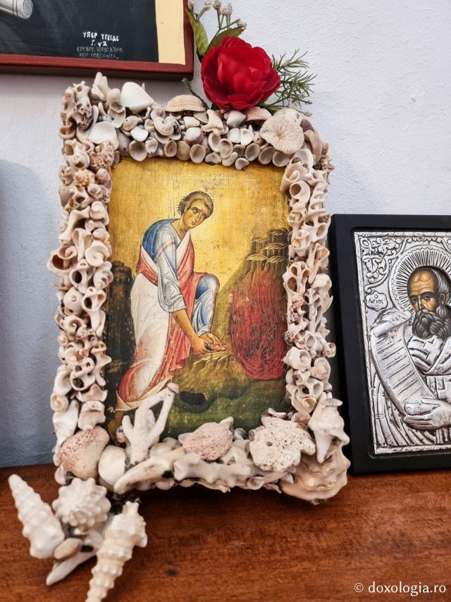 Sfintii din Mitilini - Mănăstirea celor Șapte Fecioare din Sinai – așezământul ridicat pe locul din care a izvorât apă când Moise a lovit stânca cu toiagul