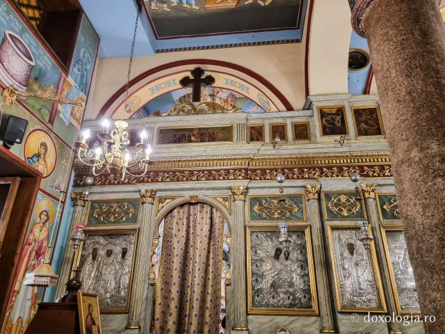 Pași de pelerin la biserica Mănăstirii „Sfântul Sava cel Sfințit”, catedrală a Patriarhiei Ortodoxe a Alexandriei şi a întregii Africi / Foto: Magda Buftea Pași de pelerin la biserica Mănăstirii „Sfântul Sava cel Sfințit”, catedrală a Patriarhiei Ortodoxe a Alexandriei şi a întregii Africi