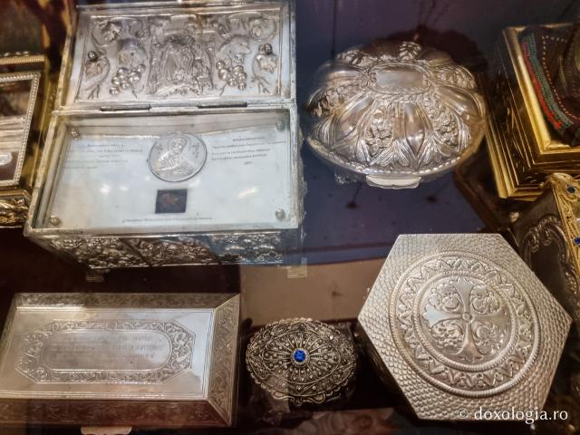 Pași de pelerin la biserica Mănăstirii „Sfântul Sava cel Sfințit”, catedrală a Patriarhiei Ortodoxe a Alexandriei şi a întregii Africi / Foto: Magda Buftea Pași de pelerin la biserica Mănăstirii „Sfântul Sava cel Sfințit”, catedrală a Patriarhiei Ortodoxe a Alexandriei şi a întregii Africi