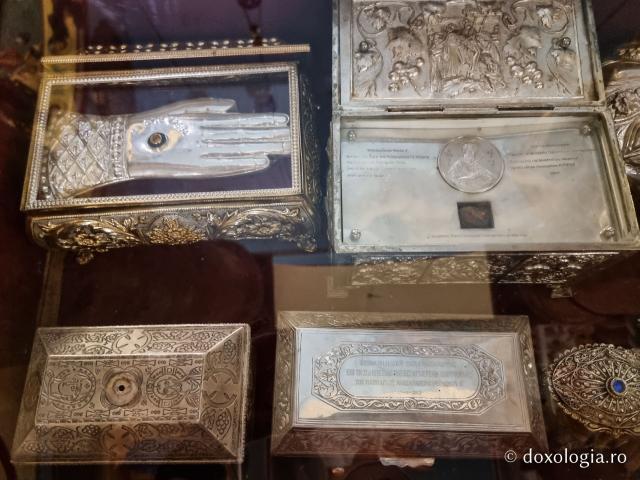 Pași de pelerin la biserica Mănăstirii „Sfântul Sava cel Sfințit”, catedrală a Patriarhiei Ortodoxe a Alexandriei şi a întregii Africi / Foto: Magda Buftea Pași de pelerin la biserica Mănăstirii „Sfântul Sava cel Sfințit”, catedrală a Patriarhiei Ortodoxe a Alexandriei şi a întregii Africi