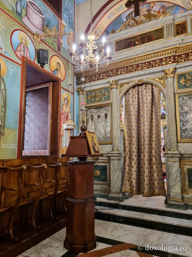 Pași de pelerin la biserica Mănăstirii „Sfântul Sava cel Sfințit”, catedrală a Patriarhiei Ortodoxe a Alexandriei şi a întregii Africi / Foto: Magda Buftea Pași de pelerin la biserica Mănăstirii „Sfântul Sava cel Sfințit”, catedrală a Patriarhiei Ortodoxe a Alexandriei şi a întregii Africi