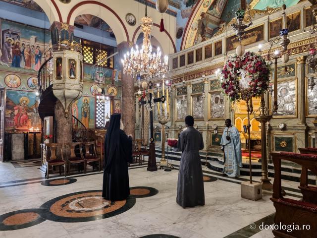Pași de pelerin la biserica Mănăstirii „Sfântul Sava cel Sfințit”, catedrală a Patriarhiei Ortodoxe a Alexandriei şi a întregii Africi / Foto: Magda Buftea Pași de pelerin la biserica Mănăstirii „Sfântul Sava cel Sfințit”, catedrală a Patriarhiei Ortodoxe a Alexandriei şi a întregii Africi