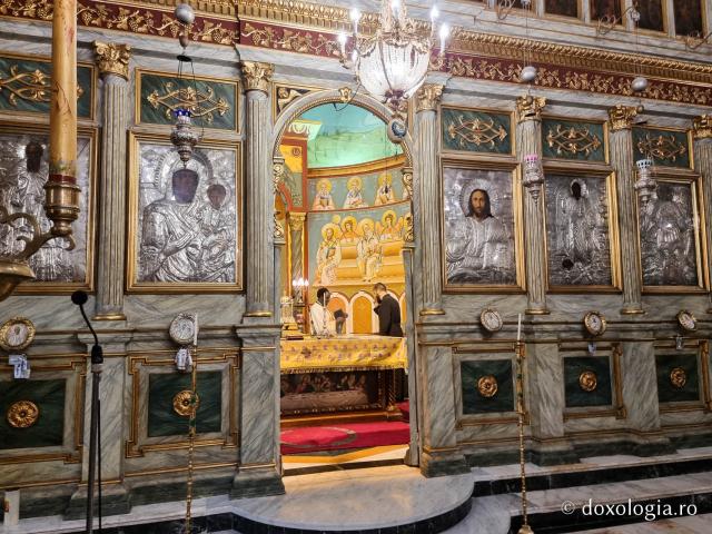 Pași de pelerin la biserica Mănăstirii „Sfântul Sava cel Sfințit”, catedrală a Patriarhiei Ortodoxe a Alexandriei şi a întregii Africi / Foto: Magda Buftea Pași de pelerin la biserica Mănăstirii „Sfântul Sava cel Sfințit”, catedrală a Patriarhiei Ortodoxe a Alexandriei şi a întregii Africi
