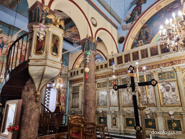Pași de pelerin la biserica Mănăstirii „Sfântul Sava cel Sfințit”, catedrală a Patriarhiei Ortodoxe a Alexandriei şi a întregii Africi / Foto: Magda Buftea Pași de pelerin la biserica Mănăstirii „Sfântul Sava cel Sfințit”, catedrală a Patriarhiei Ortodoxe a Alexandriei şi a întregii Africi