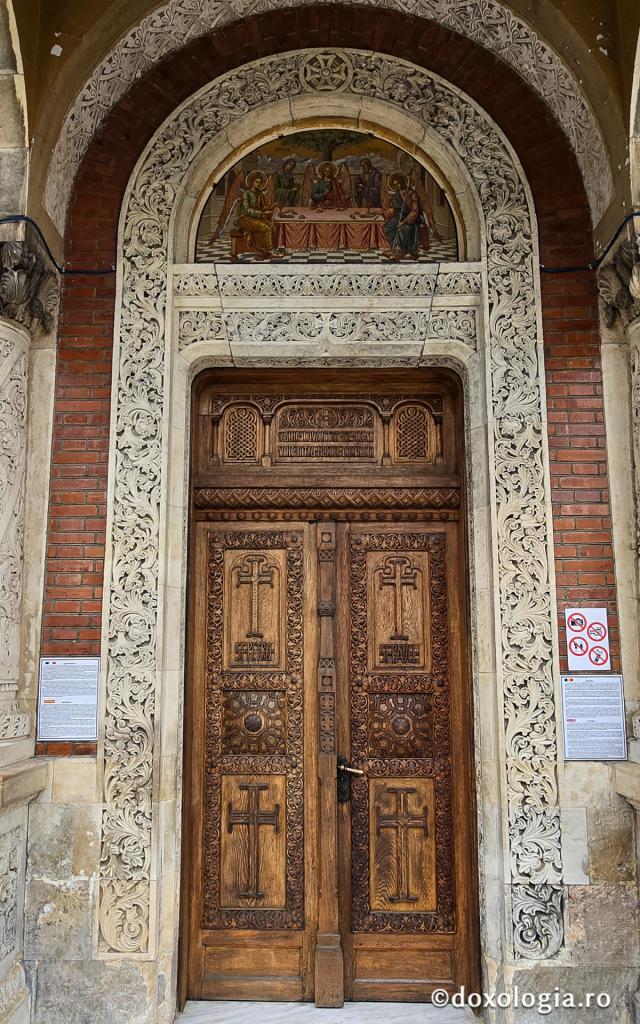 Biserica închinată Sfintei Treimi a Mănăstirii Sinaia