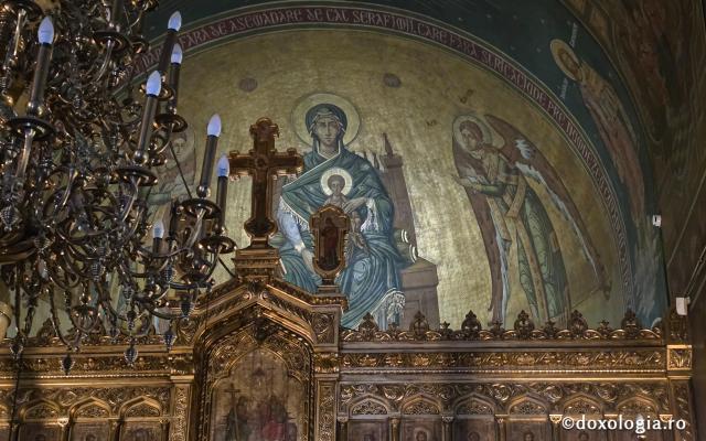 Biserica închinată Sfintei Treimi a Mănăstirii Sinaia