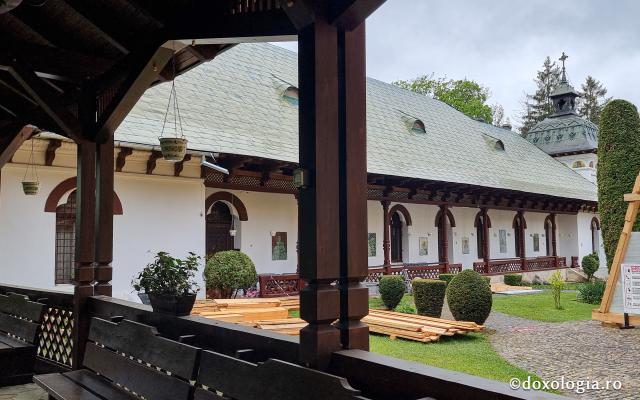 Biserica închinată Sfintei Treimi a Mănăstirii Sinaia