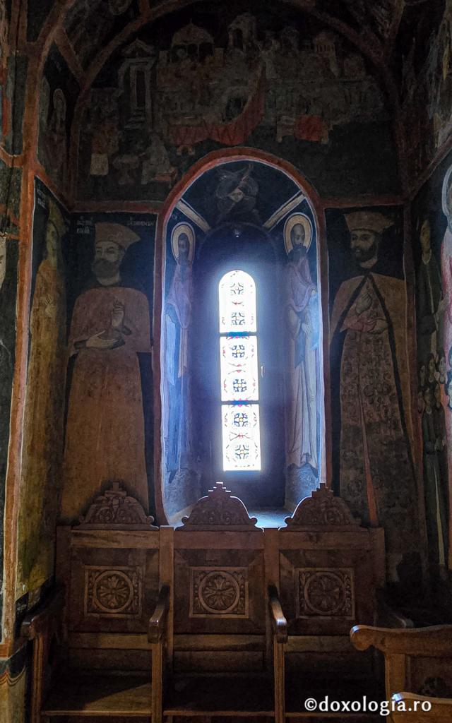 Biserica istorică „Adormirea Maicii Domnului” a Mănăstirii Sinaia