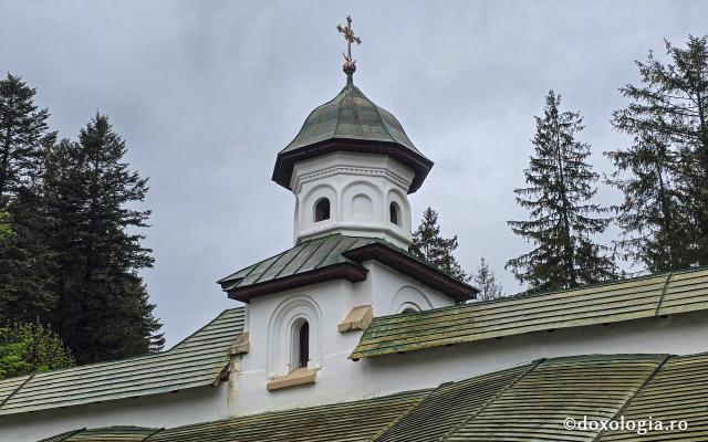 Biserica istorică „Adormirea Maicii Domnului” a Mănăstirii Sinaia