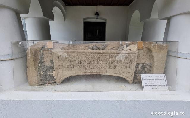 Biserica istorică „Adormirea Maicii Domnului” a Mănăstirii Sinaia