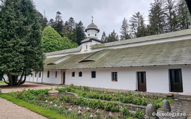 Biserica istorică „Adormirea Maicii Domnului” a Mănăstirii Sinaia
