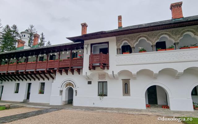 Biserica istorică „Adormirea Maicii Domnului” a Mănăstirii Sinaia