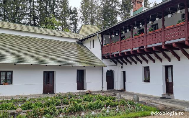 Biserica istorică „Adormirea Maicii Domnului” a Mănăstirii Sinaia