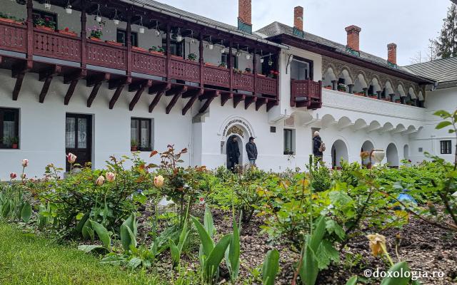 Biserica istorică „Adormirea Maicii Domnului” a Mănăstirii Sinaia