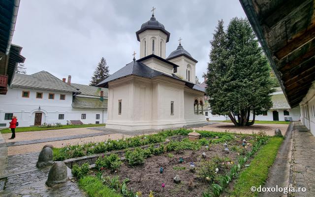 Biserica „Adormirea Maicii Domnului” a Mănăstirii Sinaia