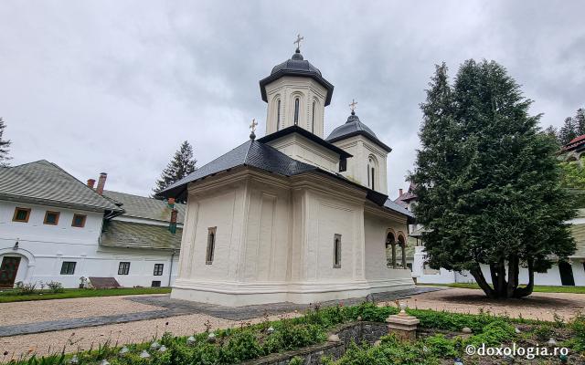 Biserica „Adormirea Maicii Domnului” a Mănăstirii Sinaia