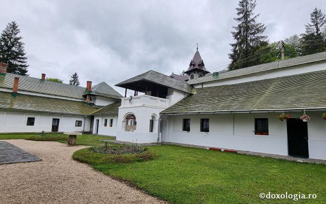 Biserica istorică „Adormirea Maicii Domnului” a Mănăstirii Sinaia