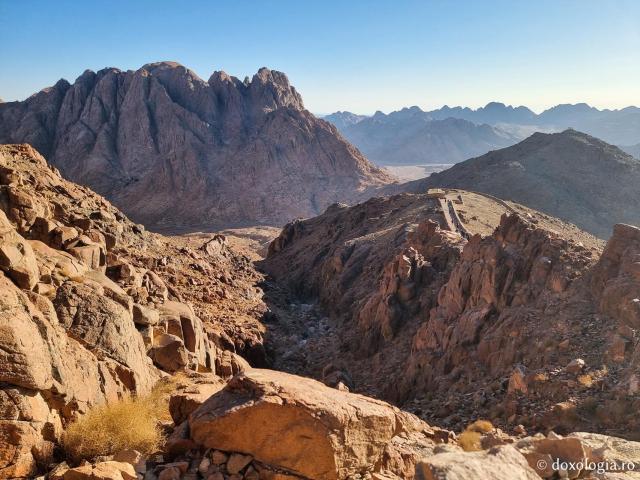 Urcând pe Muntele Sinai, pe urmele pașilor Sfântului Proroc Moise