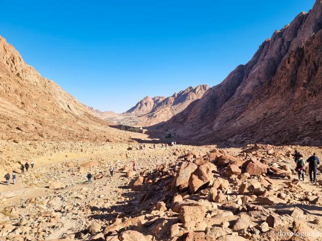 Urcând pe Muntele Sinai, pe urmele pașilor Sfântului Proroc Moise