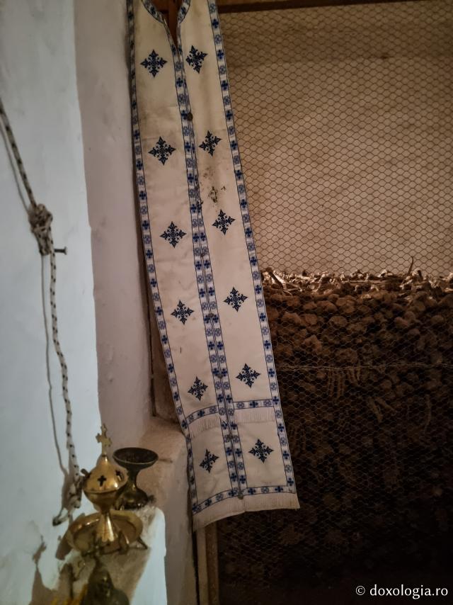 Osuarul Mănăstirii „Sfânta Ecaterina” din Muntele Sinai – loc de închinare și meditație pentru pelerini / Foto: Magda Buftea Osuarul Mănăstirii „Sfânta Ecaterina” din Muntele Sinai – loc de închinare și meditație pentru pelerini