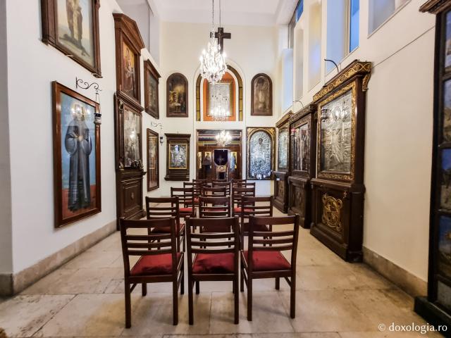 Clipe de rugăciune în Paraclisul Sfântului Ierarh Nectarie de la Patriarhia Alexandriei din Egipt / Foto: Magda Buftea Clipe de rugăciune în Paraclisul Sfântului Ierarh Nectarie de la Patriarhia Alexandriei din Egipt