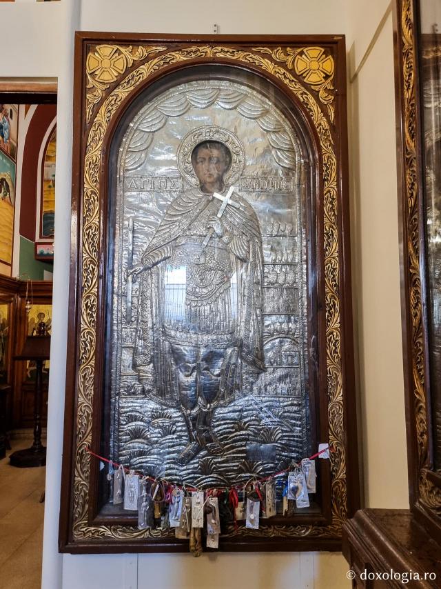 Clipe de rugăciune în Paraclisul Sfântului Ierarh Nectarie de la Patriarhia Alexandriei din Egipt / Foto: Magda Buftea Clipe de rugăciune în Paraclisul Sfântului Ierarh Nectarie de la Patriarhia Alexandriei din Egipt
