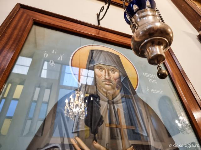 Clipe de rugăciune în Paraclisul Sfântului Ierarh Nectarie de la Patriarhia Alexandriei din Egipt / Foto: Magda Buftea Clipe de rugăciune în Paraclisul Sfântului Ierarh Nectarie de la Patriarhia Alexandriei din Egipt