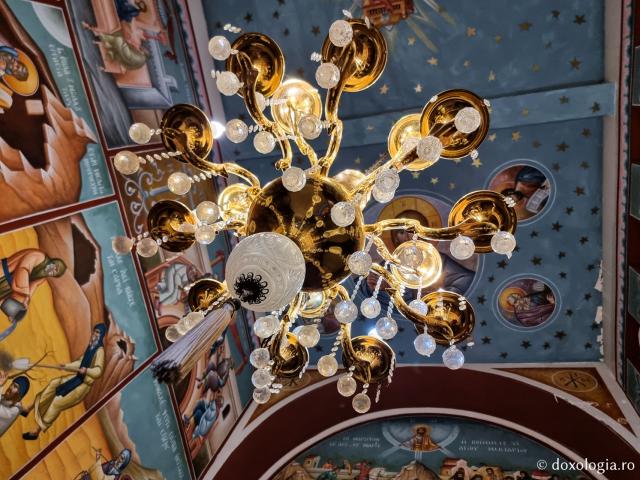 Clipe de rugăciune în Paraclisul Sfântului Ierarh Nectarie de la Patriarhia Alexandriei din Egipt / Foto: Magda Buftea Clipe de rugăciune în Paraclisul Sfântului Ierarh Nectarie de la Patriarhia Alexandriei din Egipt