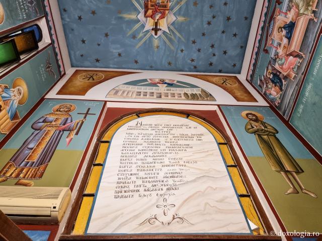 Clipe de rugăciune în Paraclisul Sfântului Ierarh Nectarie de la Patriarhia Alexandriei din Egipt / Foto: Magda Buftea Clipe de rugăciune în Paraclisul Sfântului Ierarh Nectarie de la Patriarhia Alexandriei din Egipt