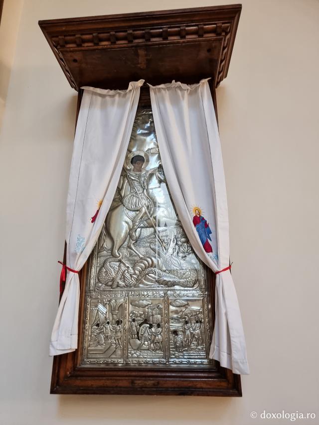 Clipe de rugăciune în Paraclisul Sfântului Ierarh Nectarie de la Patriarhia Alexandriei din Egipt / Foto: Magda Buftea Clipe de rugăciune în Paraclisul Sfântului Ierarh Nectarie de la Patriarhia Alexandriei din Egipt