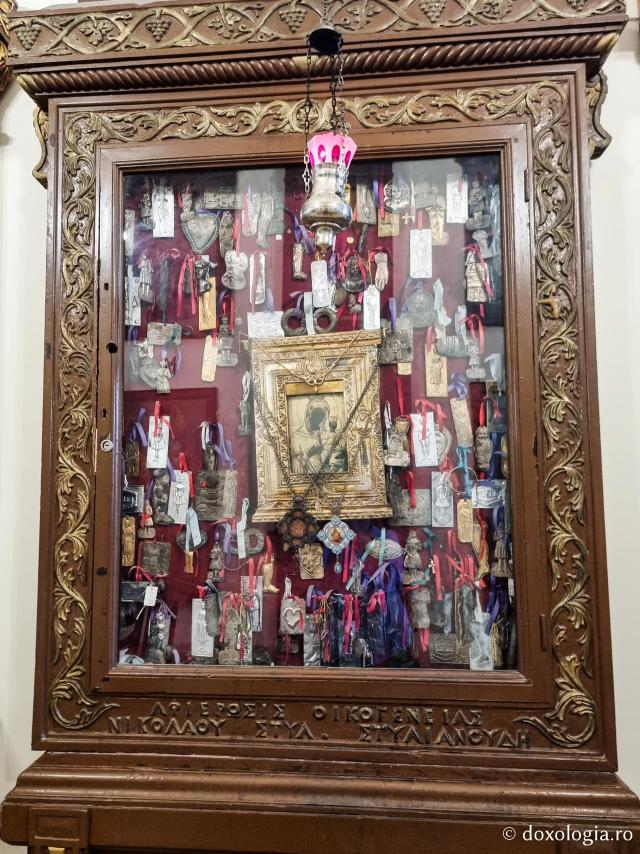 Clipe de rugăciune în Paraclisul Sfântului Ierarh Nectarie de la Patriarhia Alexandriei din Egipt / Foto: Magda Buftea Clipe de rugăciune în Paraclisul Sfântului Ierarh Nectarie de la Patriarhia Alexandriei din Egipt