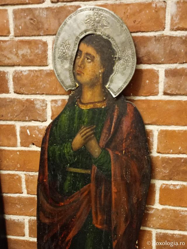 Momente de tihnă în Paraclisul „Sfântul Nichifor Leprosul” din Catedrala Patriarhiei Ortodoxe a Alexandriei şi a întregii Africi Momente de tihnă în Paraclisul „Sfântul Nichifor Leprosul” din Catedrala Patriarhiei Ortodoxe a Alexandriei şi a întregii Africi