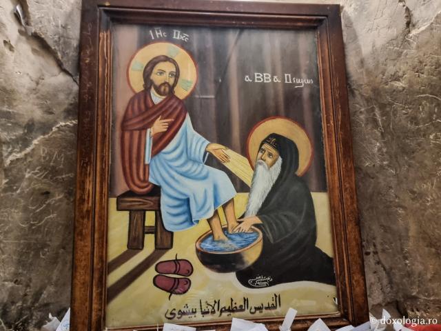 Peștera Sfântului Cuvios Paisie cel Mare – locul marilor nevoințe ale Avvei Bishoi / Foto: Magda Buftea Peștera Sfântului Cuvios Paisie cel Mare – locul marilor nevoințe ale Avvei Bishoi