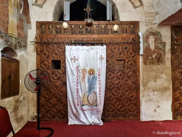 Peștera Sfântului Cuvios Pavel Tebeul ‒ locul de nevoință al primului pustnic din istoria creștinismului / Foto: Magda Buftea Peștera Sfântului Cuvios Pavel Tebeul ‒ locul de nevoință al primului pustnic din istoria creștinismului