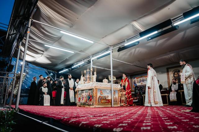Slujbă de Priveghere a Sfântului Mare Mucenic Ioan cel Nou / Foto: Sebastian Lazăr - Arhiepiscopia Sucevei și Rădăuților Slujbă de Priveghere a Sfântului Mare Mucenic Ioan cel Nou