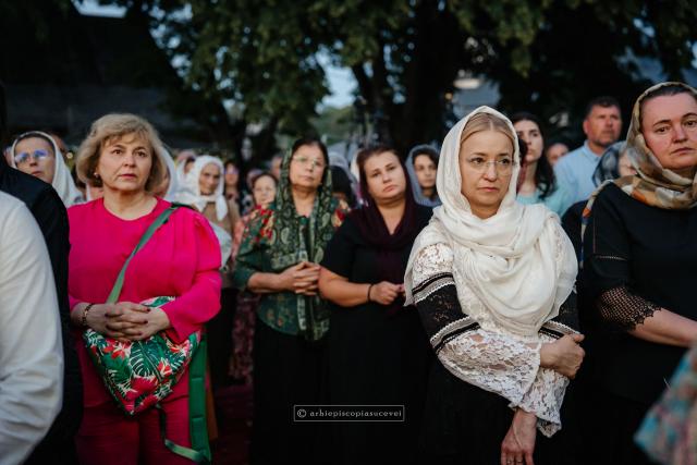 Slujbă de Priveghere a Sfântului Mare Mucenic Ioan cel Nou / Foto: Sebastian Lazăr - Arhiepiscopia Sucevei și Rădăuților Slujbă de Priveghere a Sfântului Mare Mucenic Ioan cel Nou