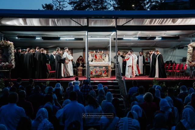Slujbă de Priveghere a Sfântului Mare Mucenic Ioan cel Nou / Foto: Sebastian Lazăr - Arhiepiscopia Sucevei și Rădăuților Slujbă de Priveghere a Sfântului Mare Mucenic Ioan cel Nou
