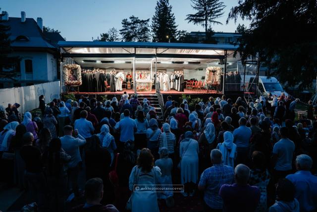 Slujbă de Priveghere a Sfântului Mare Mucenic Ioan cel Nou / Foto: Sebastian Lazăr - Arhiepiscopia Sucevei și Rădăuților Slujbă de Priveghere a Sfântului Mare Mucenic Ioan cel Nou
