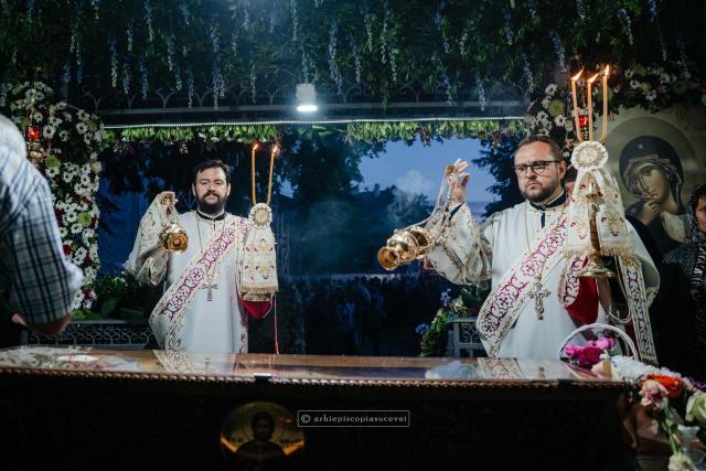 Slujbă de Priveghere a Sfântului Mare Mucenic Ioan cel Nou / Foto: Sebastian Lazăr - Arhiepiscopia Sucevei și Rădăuților Slujbă de Priveghere a Sfântului Mare Mucenic Ioan cel Nou